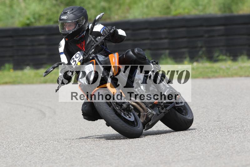 /Archiv-2025/10 23.04.2025 Cornu Master School ADR/rot-rouge/39